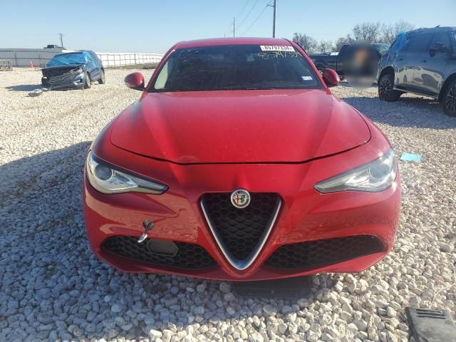 2018 Alfa Romeo Giulia Q4