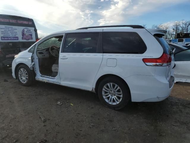 2014 Toyota Sienna XLE