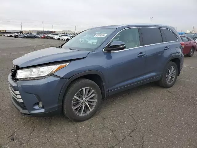 2017 Toyota Highlander SE