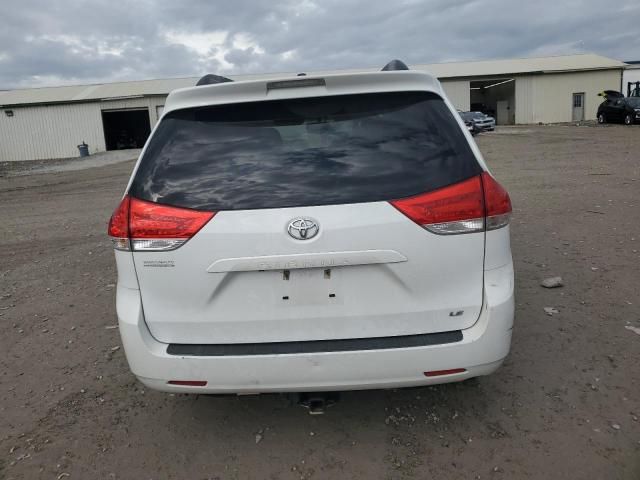 2013 Toyota Sienna LE