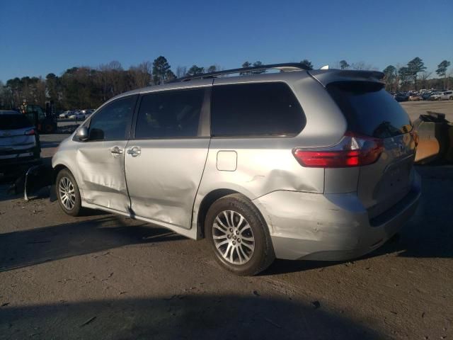 2020 Toyota Sienna XLE