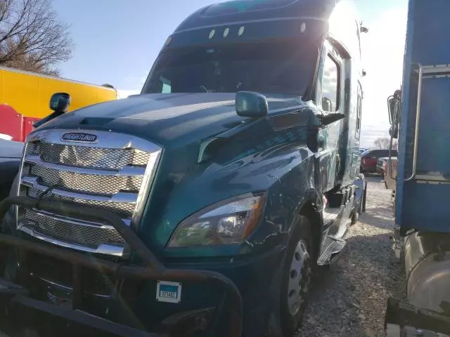 2019 Freightliner Cascadia 126