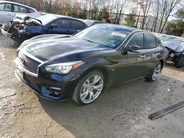 2017 Infiniti Q70 3.7