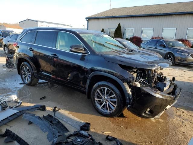 2017 Toyota Highlander SE