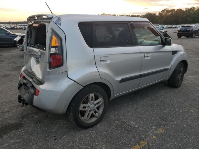 2010 KIA Soul +