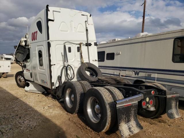 2013 Freightliner Cascadia 125