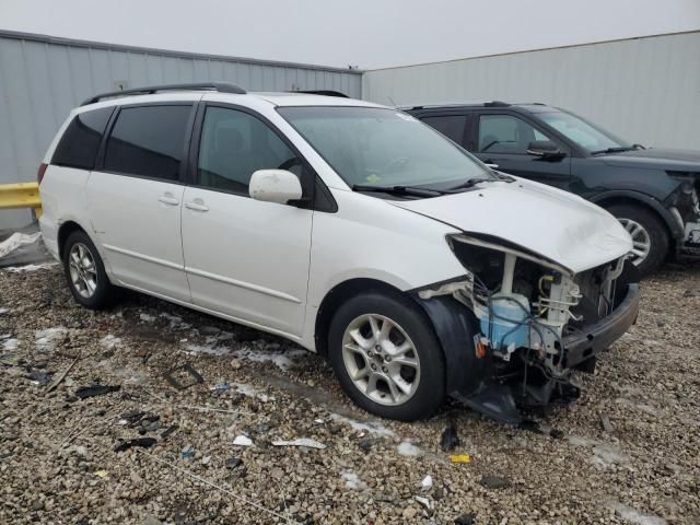 2005 Toyota Sienna XLE