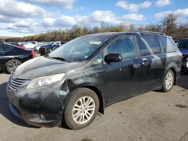 2016 Toyota Sienna XLE