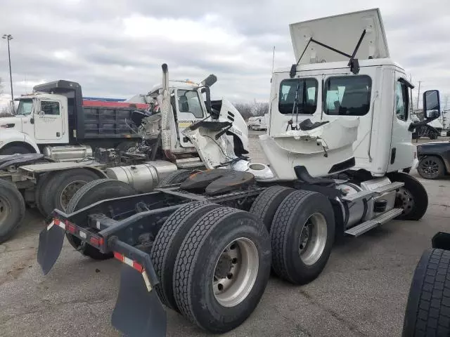 2022 Freightliner Cascadia 116