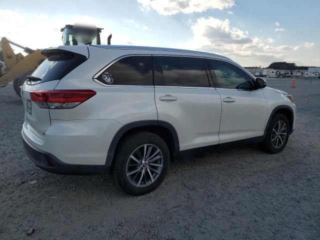 2019 Toyota Highlander SE