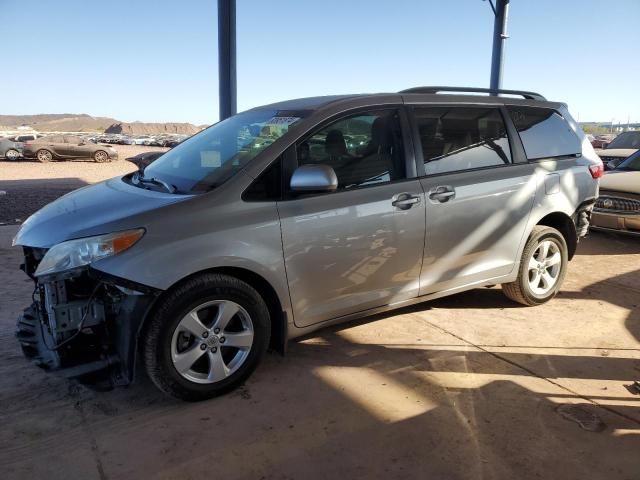 2016 Toyota Sienna LE