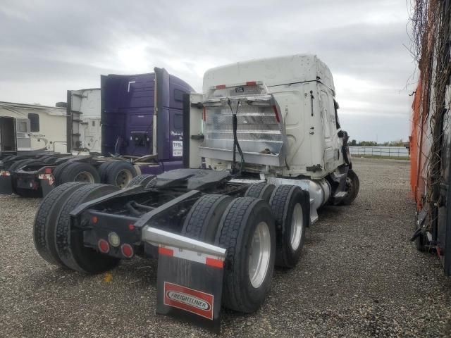 2019 Freightliner Cascadia 126