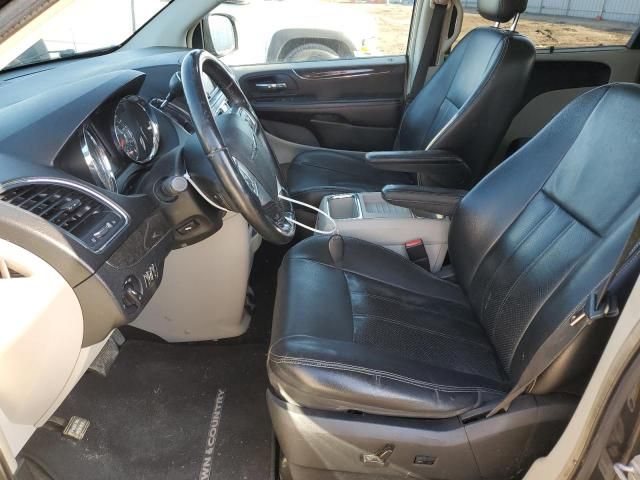 2011 Chrysler Town & Country Touring L