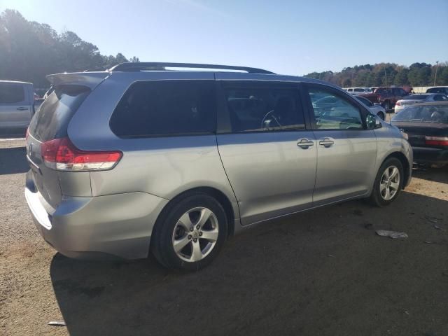 2013 Toyota Sienna LE