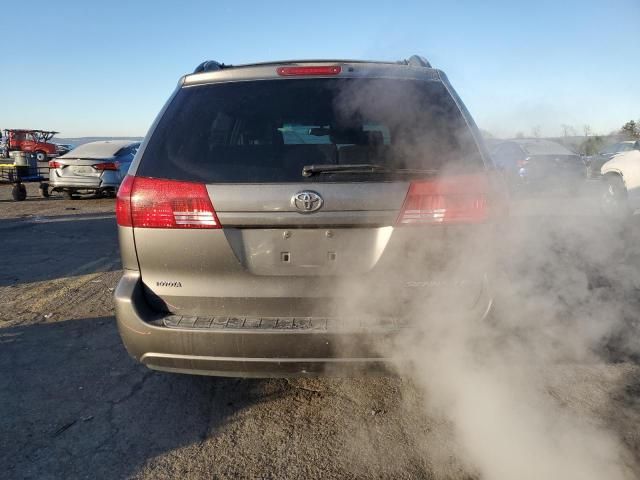 2005 Toyota Sienna CE