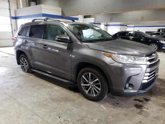 2017 Toyota Highlander SE