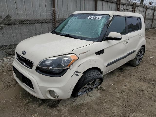 2013 KIA Soul +