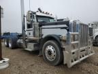 2013 Peterbilt 385 Glider