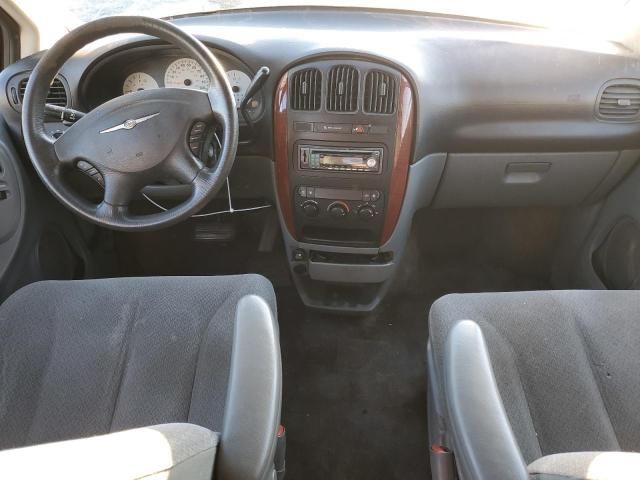 2005 Chrysler Town & Country