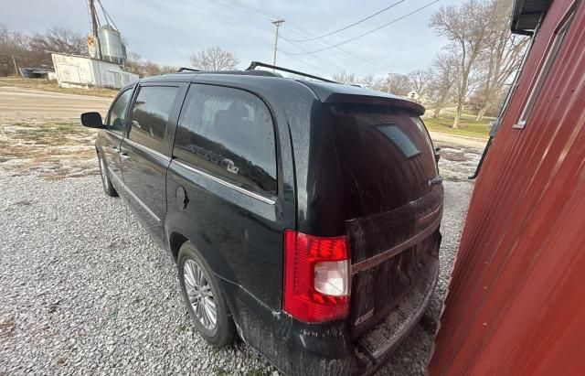 2013 Chrysler Town & Country Touring L