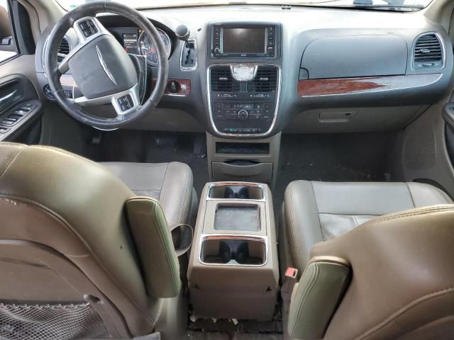 2013 Chrysler Town & Country Touring