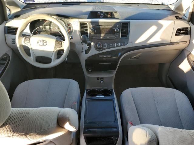 2013 Toyota Sienna LE