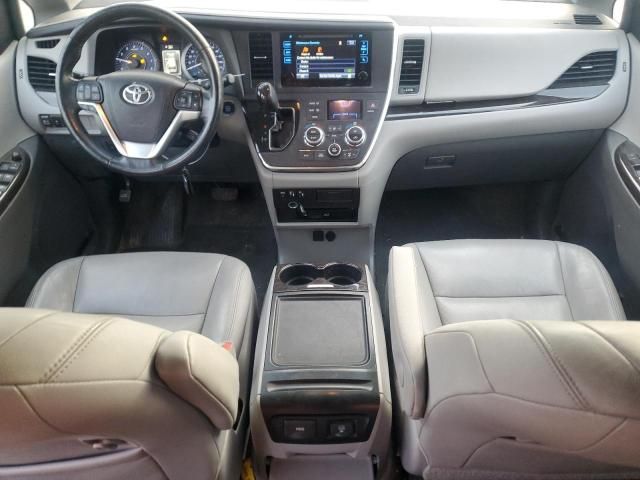 2015 Toyota Sienna XLE