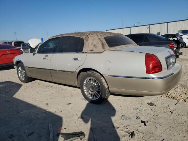 2006 Lincoln Town Car Signature Limited