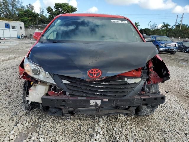 2015 Toyota Sienna XLE