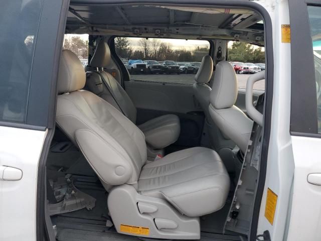 2013 Toyota Sienna XLE