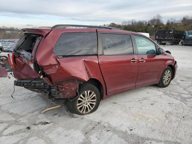 2016 Toyota Sienna XLE