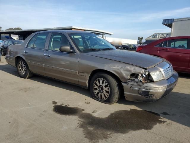 2004 Ford Crown Victoria LX