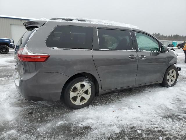 2017 Toyota Sienna LE