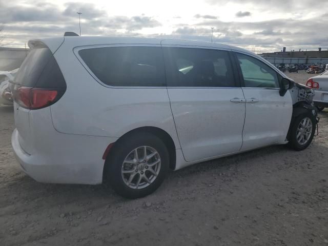 2024 Chrysler Voyager LX