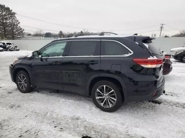 2019 Toyota Highlander SE