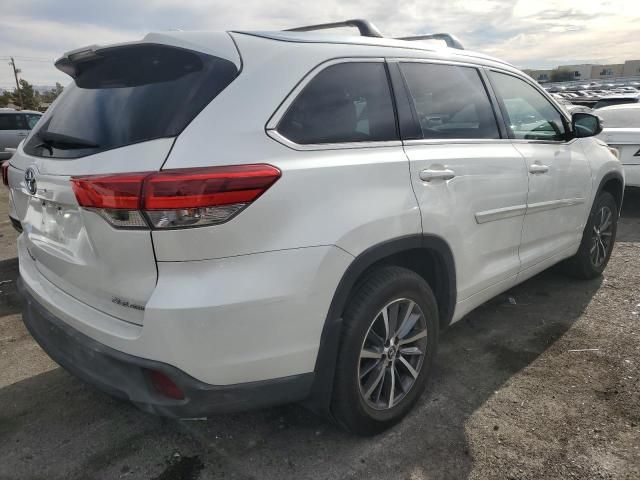 2017 Toyota Highlander SE