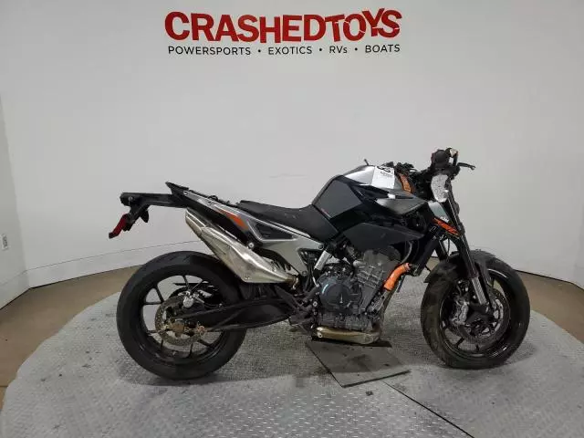 2019 KTM 790 Duke