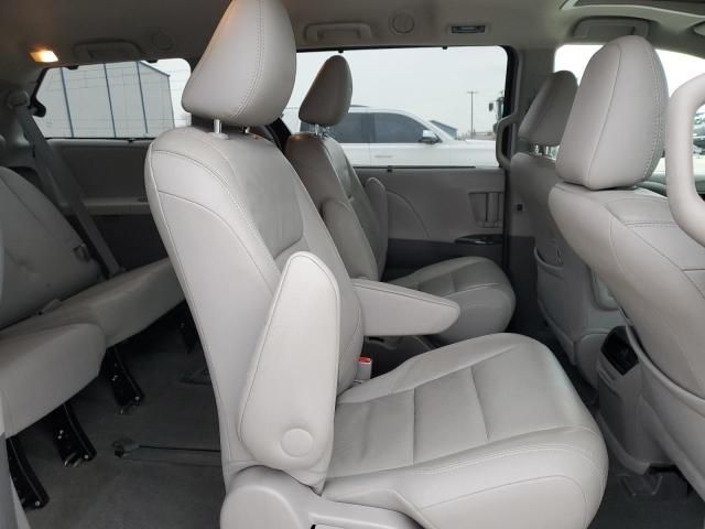 2016 Toyota Sienna XLE