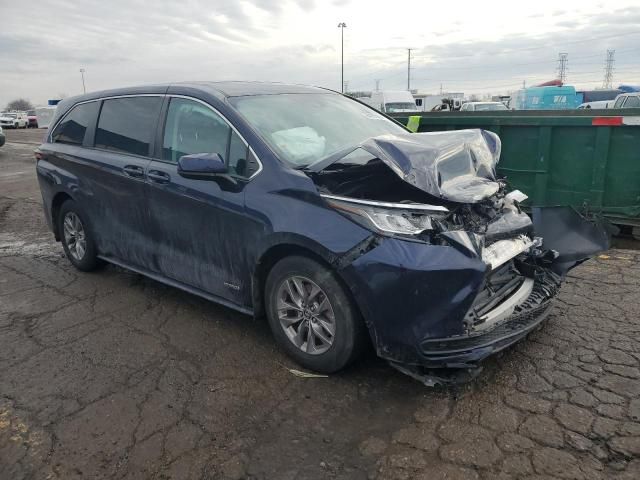 2021 Toyota Sienna LE