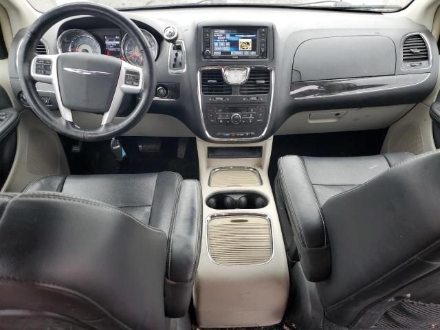 2015 Chrysler Town & Country Touring L