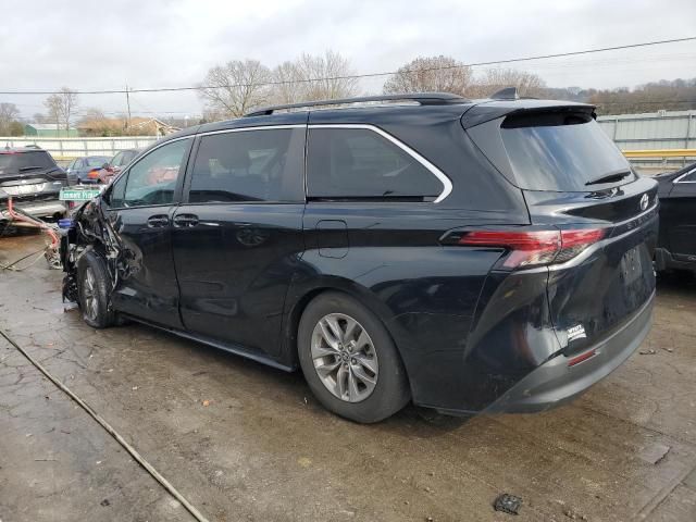 2022 Toyota Sienna LE