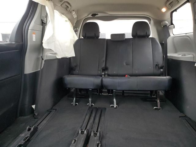 2015 Toyota Sienna Sport