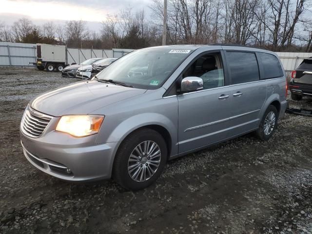 2014 Chrysler Town & Country Touring L