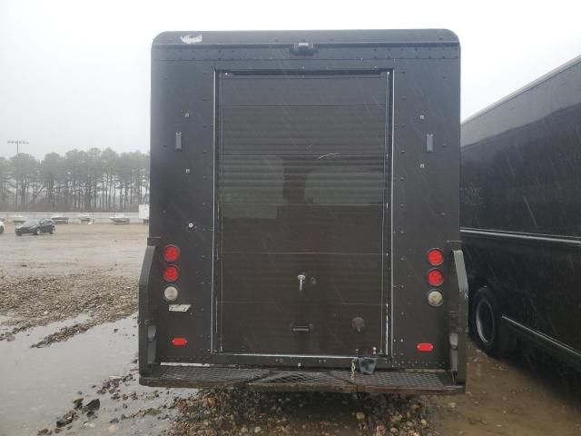 2009 Freightliner Chassis M Line WALK-IN Van