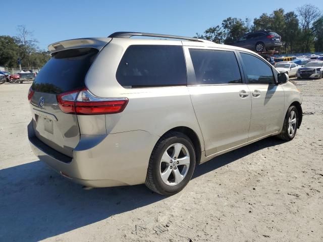 2015 Toyota Sienna LE