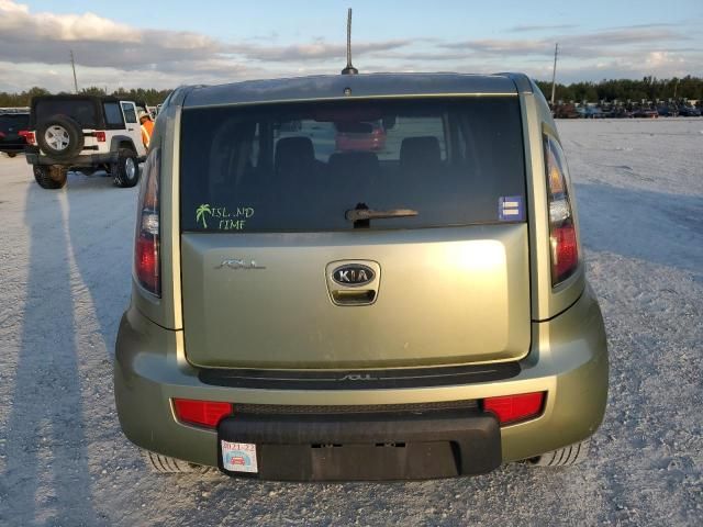 2010 KIA Soul +