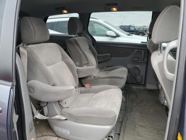 2009 Toyota Sienna CE