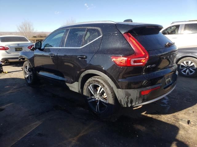 2024 Volvo XC40 Core