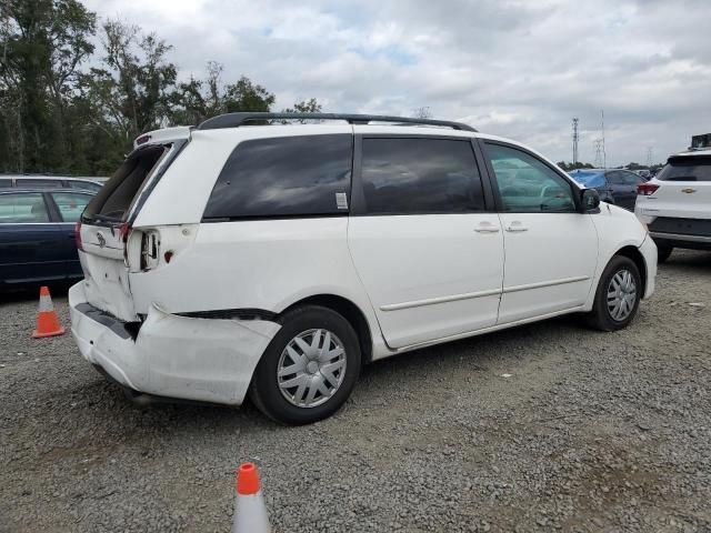 2004 Toyota Sienna CE