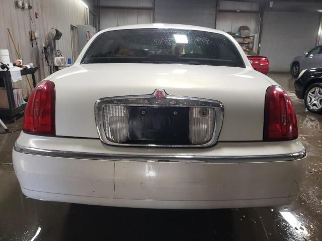 2002 Lincoln Town Car Signature